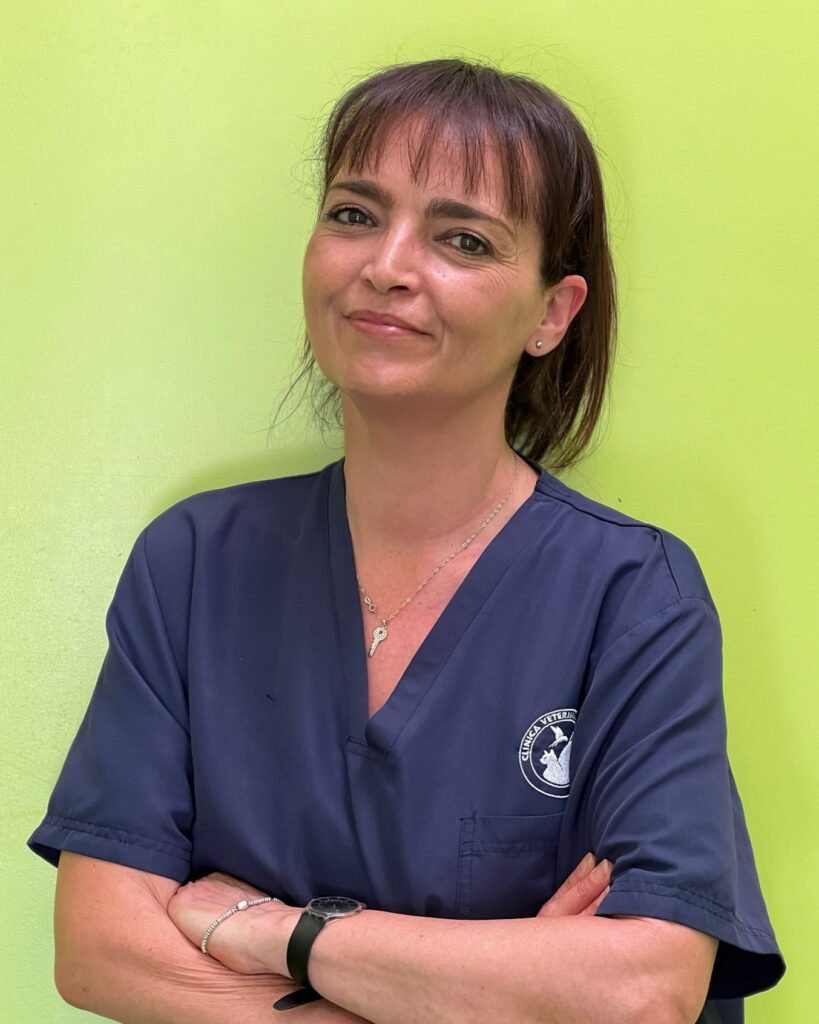 La Dott.ssa Chiara Zizi medico veterinario della clinica veterinaria Sant'Anna